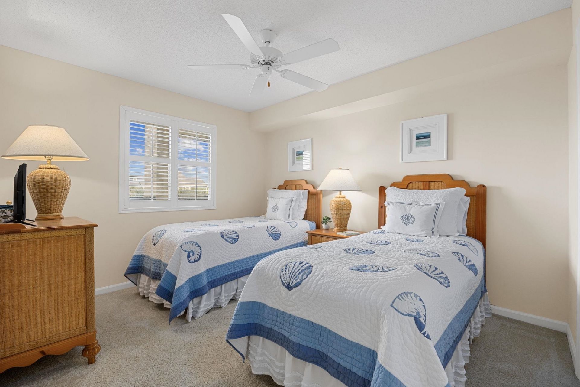 669 Retreat Beach Circle  Photo 23