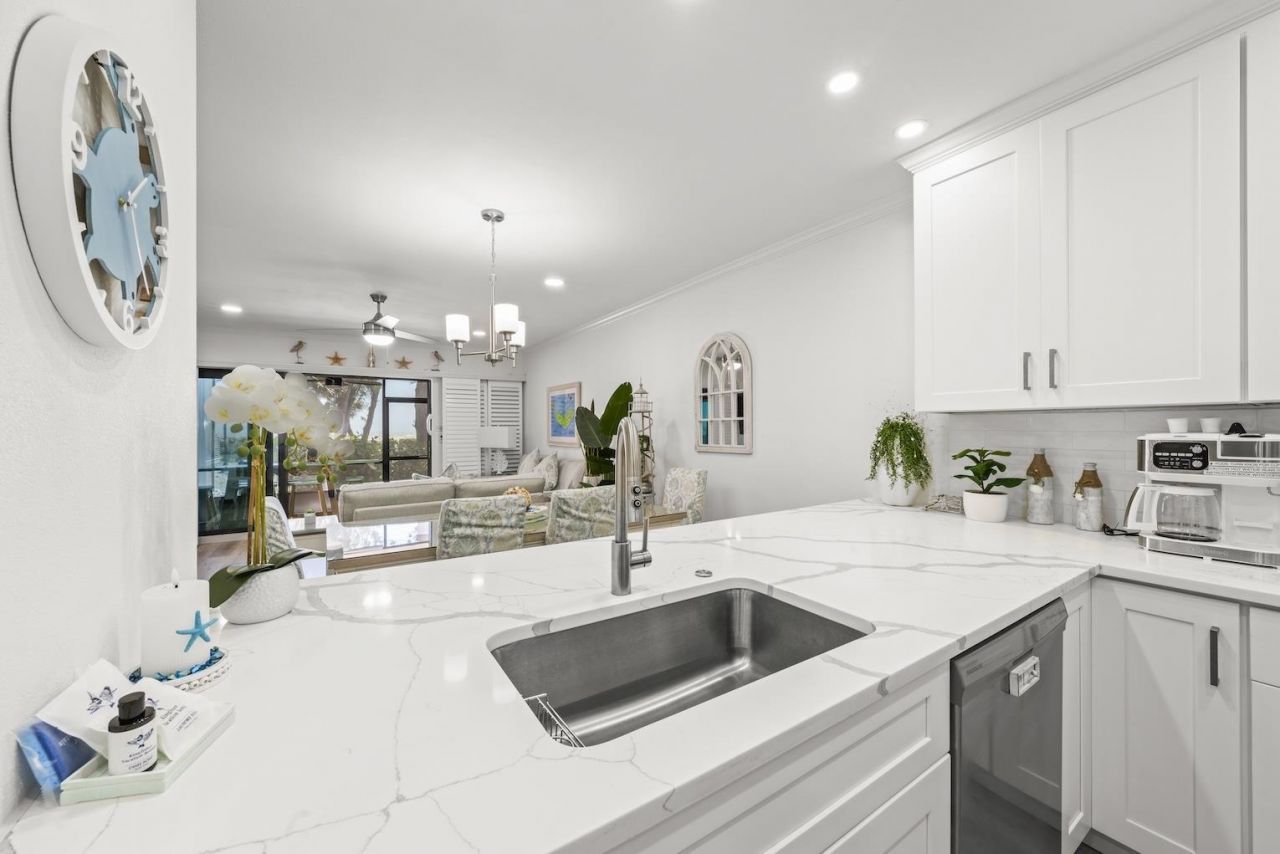 625 Nerita St, Unit 2C, Sanibel, FL 00000 Photo