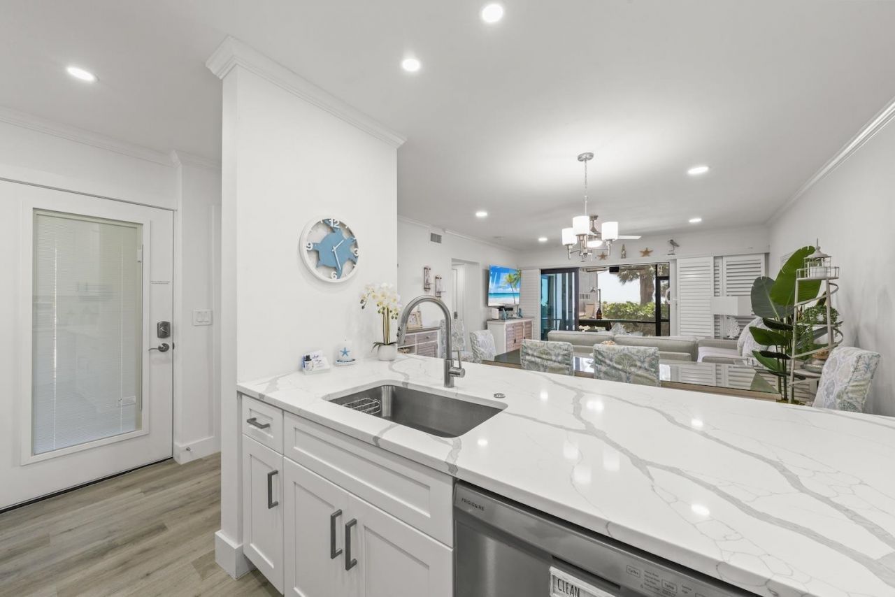 625 Nerita St, Unit 2C, Sanibel, FL 00000 Photo