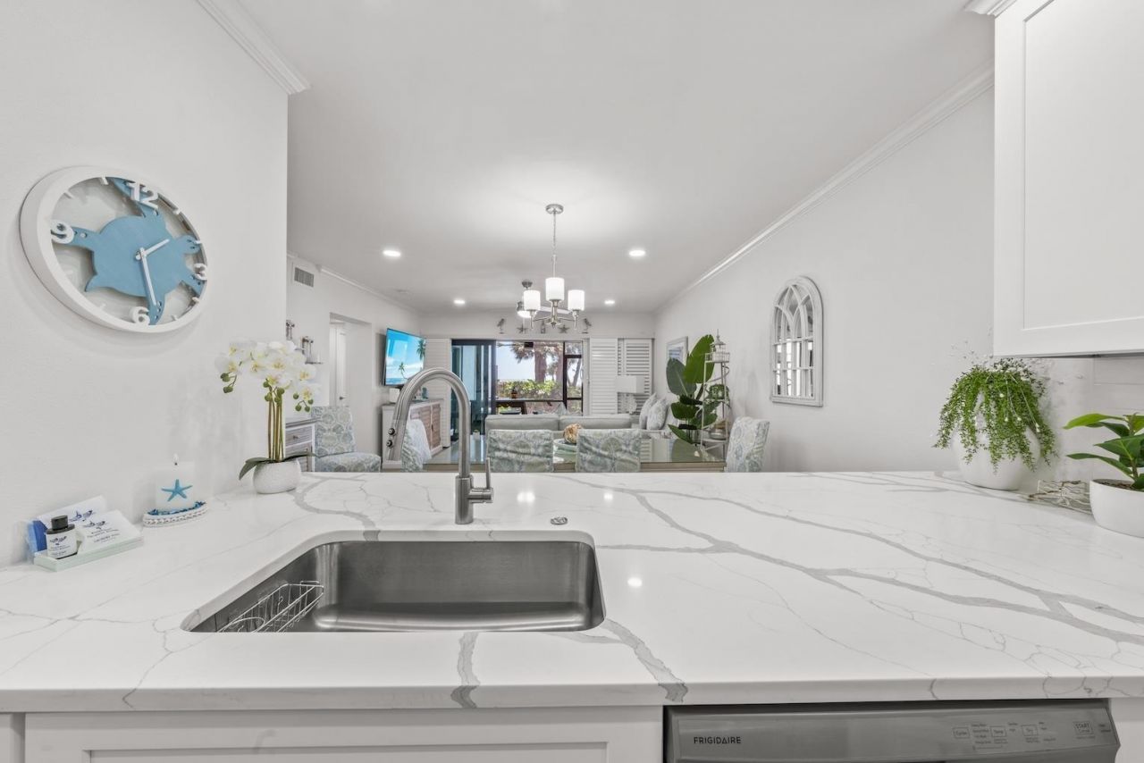 625 Nerita St, Unit 2C, Sanibel, FL 00000 Photo