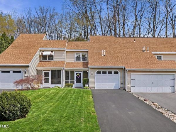 25 Grant Hill Court, Clifton Park, NY 12065