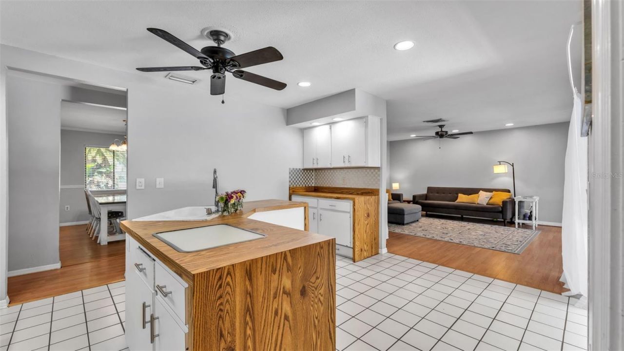 4904 Foxrun, Lakeland, FL 33813 Photo