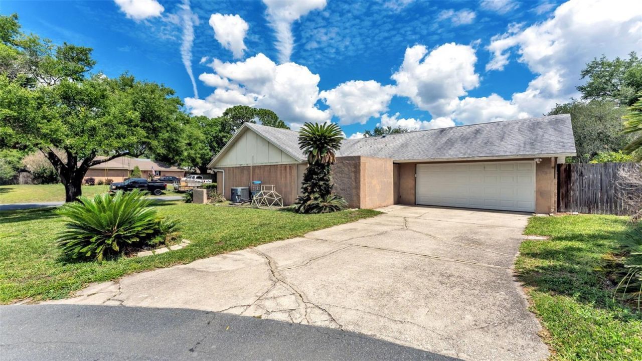 4904 Foxrun, Lakeland, FL 33813 Photo