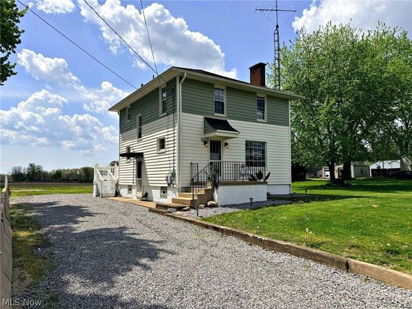 696 E Ohio Avenue , Sebring, OH 44672