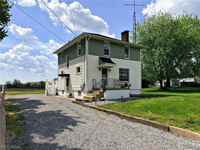 696 E Ohio Avenue, Sebring, OH 44672 Photo 1