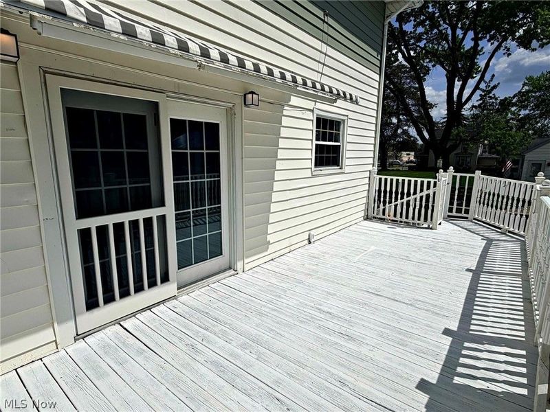 696 E Ohio Avenue, Sebring, OH 44672 Photo 10