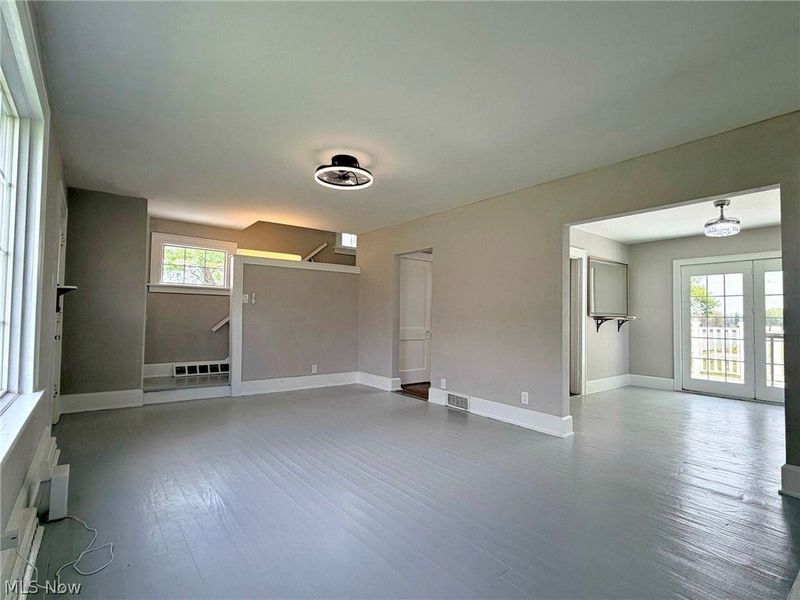 696 E Ohio Avenue, Sebring, OH 44672 Photo 14