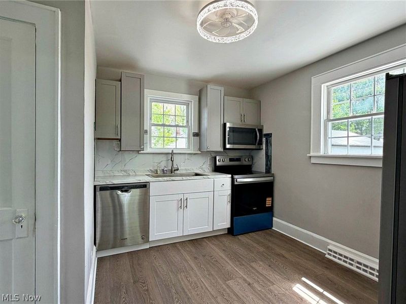 696 E Ohio Avenue, Sebring, OH 44672 Photo 18