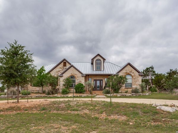 106 RIVER MOUNTAIN DR, Boerne, TX 78006