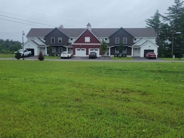 17-C Mustang Drive, Unit C, Litchfield, NH 03052