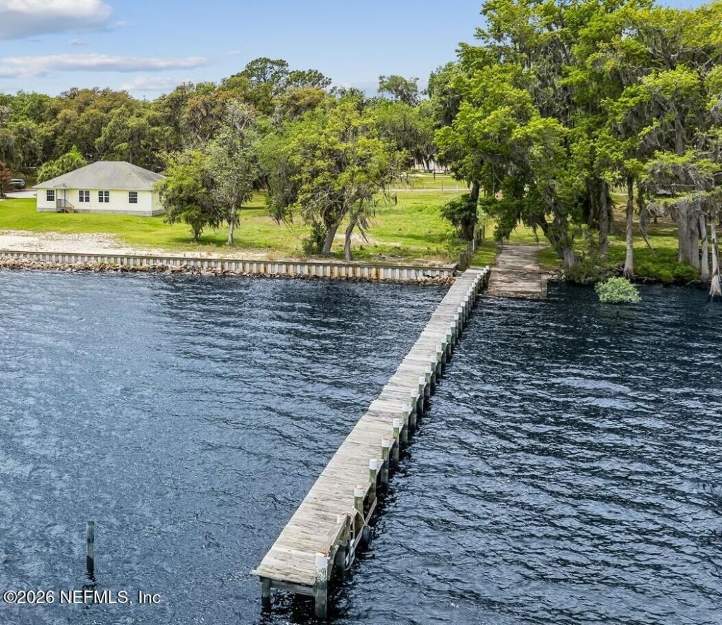 102 Sandra Lane, Crescent City, FL 32112 Photo