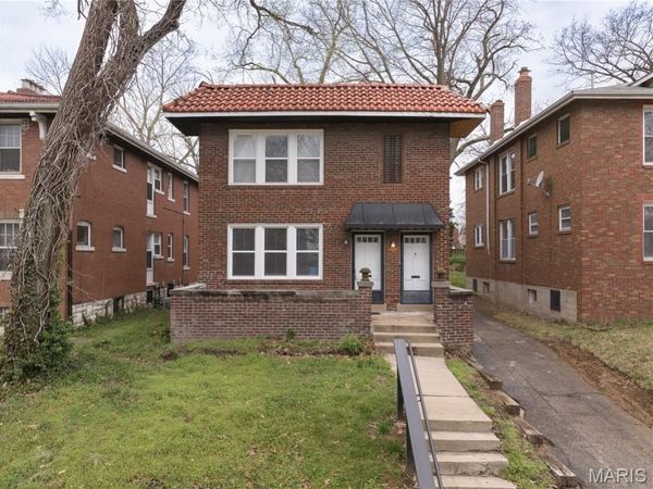 1173 Moorlands Drive , Richmond Heights, MO 63117