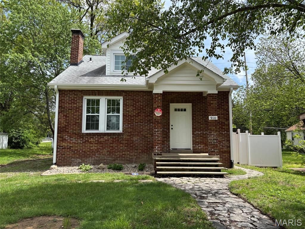 910 N Church Street, Belleville, IL 62220 Main Photo