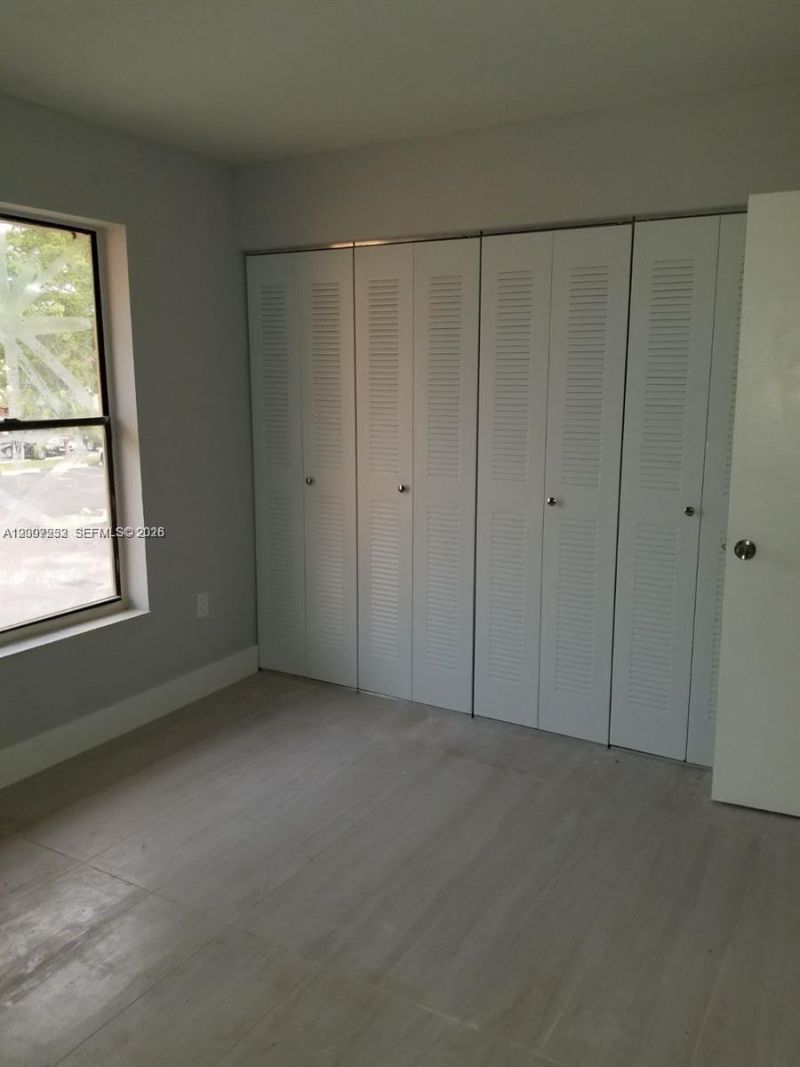 10847 NW 7th St , Unit 16-22, Miami, FL 33126 Photo