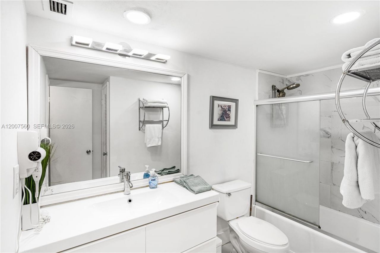 19370 Collins Ave , Unit 1612, Sunny Isles Beach, FL 33160 Photo