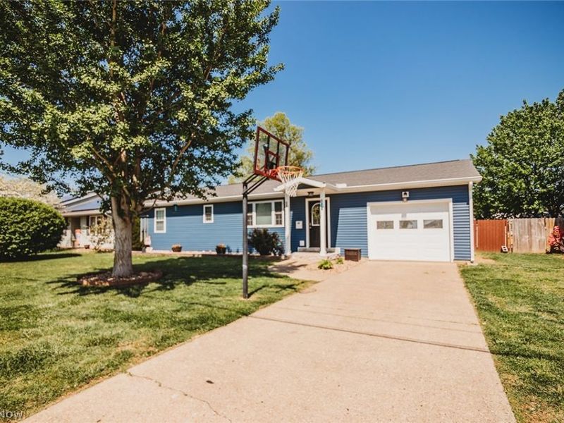 1586 Gene Street, Belpre, OH 45714 Photo 1