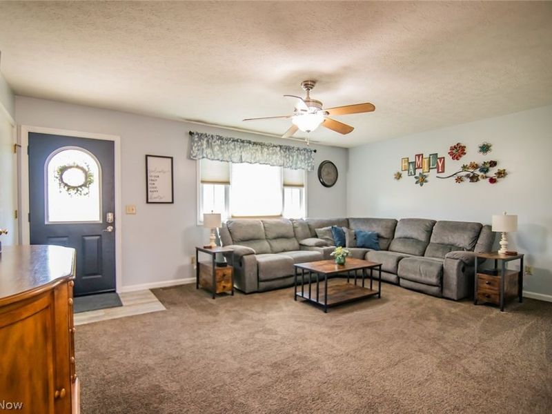 1586 Gene Street, Belpre, OH 45714 Photo 6