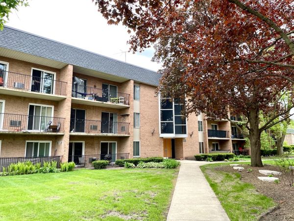 1052 Mill Street , Unit 110, Naperville, IL 60540