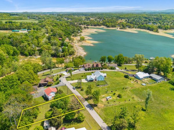 720 Garrett Rd, Dandridge, TN 37725