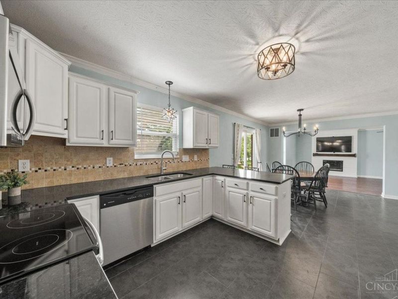 7985 Misty Shore Drive, West Chester, OH 45069 Photo 12