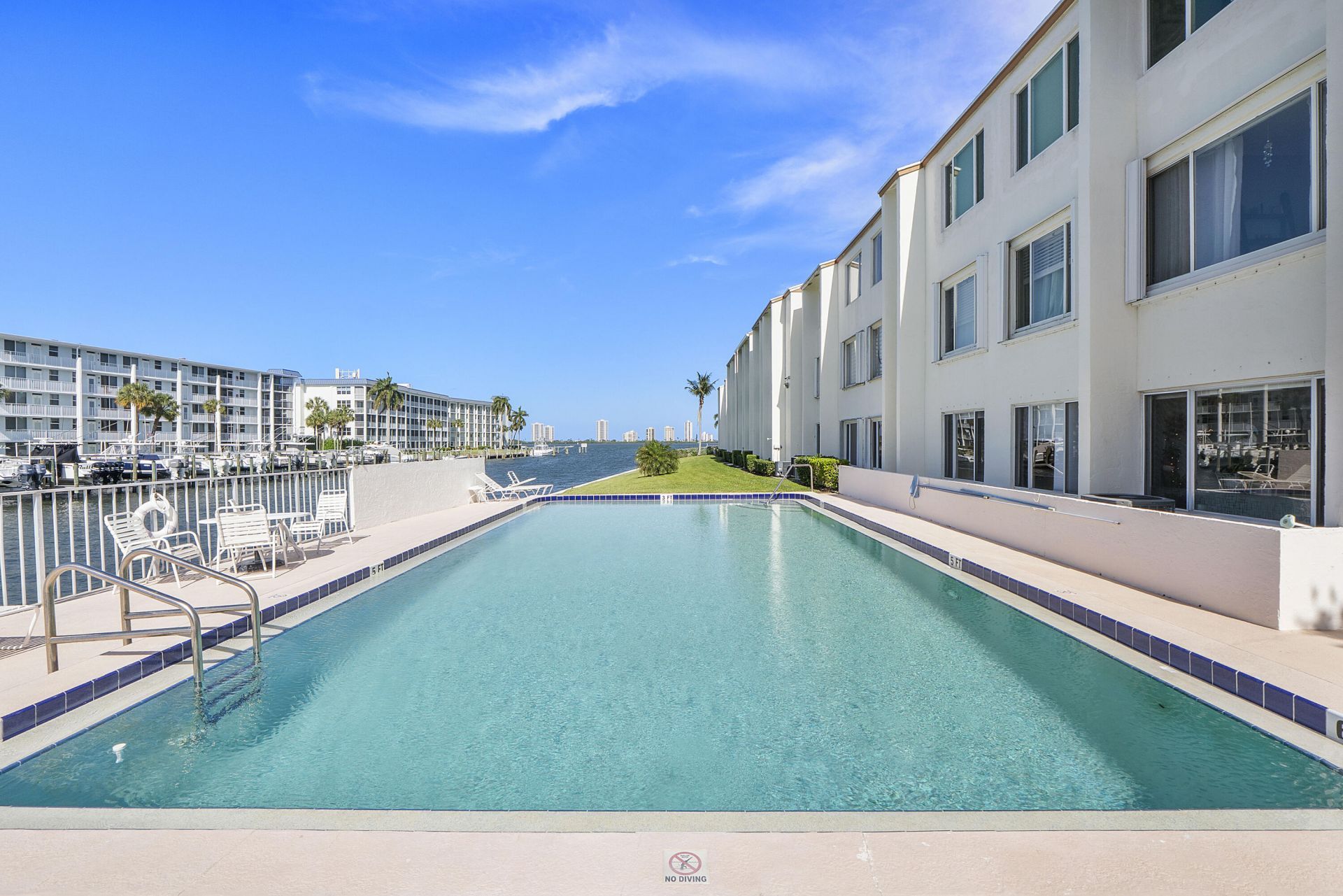 125 Shore Court, Unit 304a, North Palm Beach, FL 33408 Photo