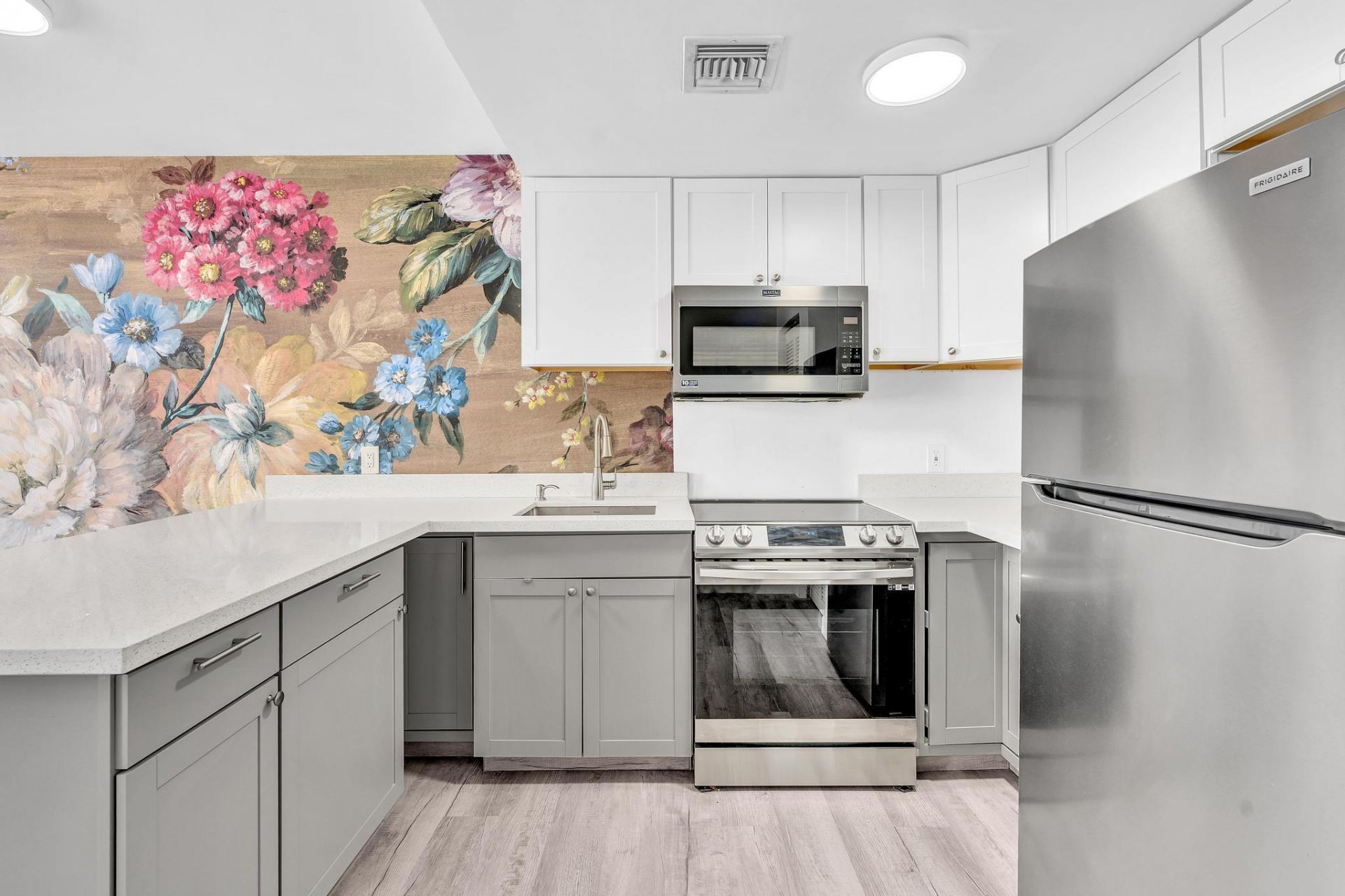 1460 Ocean Drive, Unit 205, Miami Beach, FL 33139 Photo