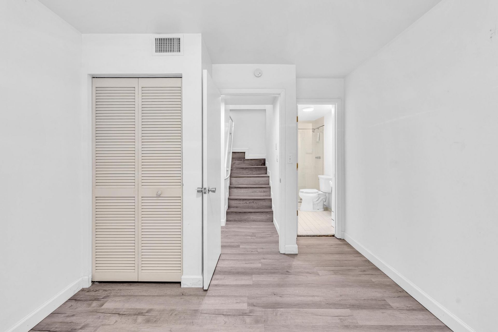 1460 Ocean Drive, Unit 205, Miami Beach, FL 33139 Photo