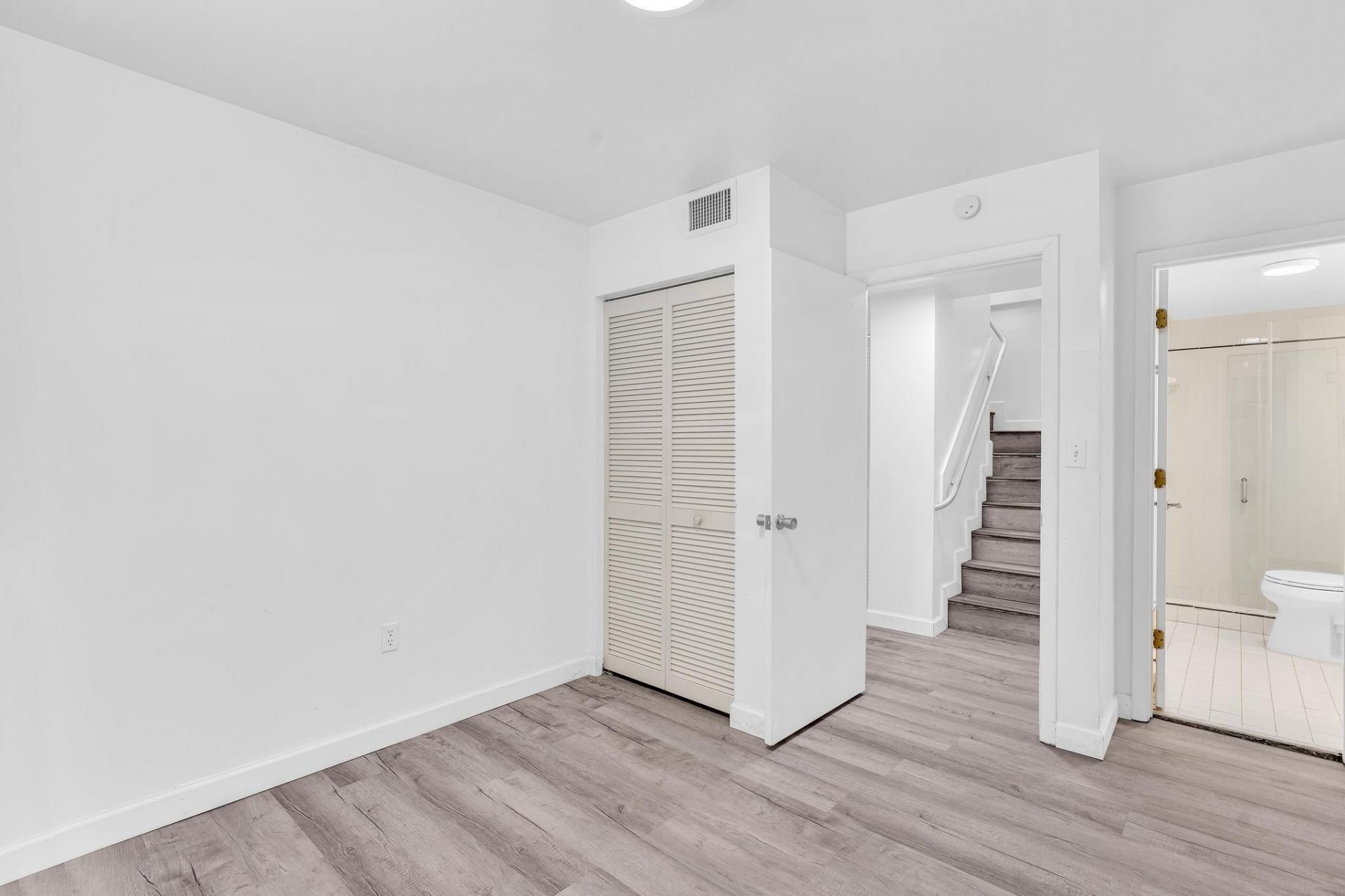 1460 Ocean Drive, Unit 205, Miami Beach, FL 33139 Photo