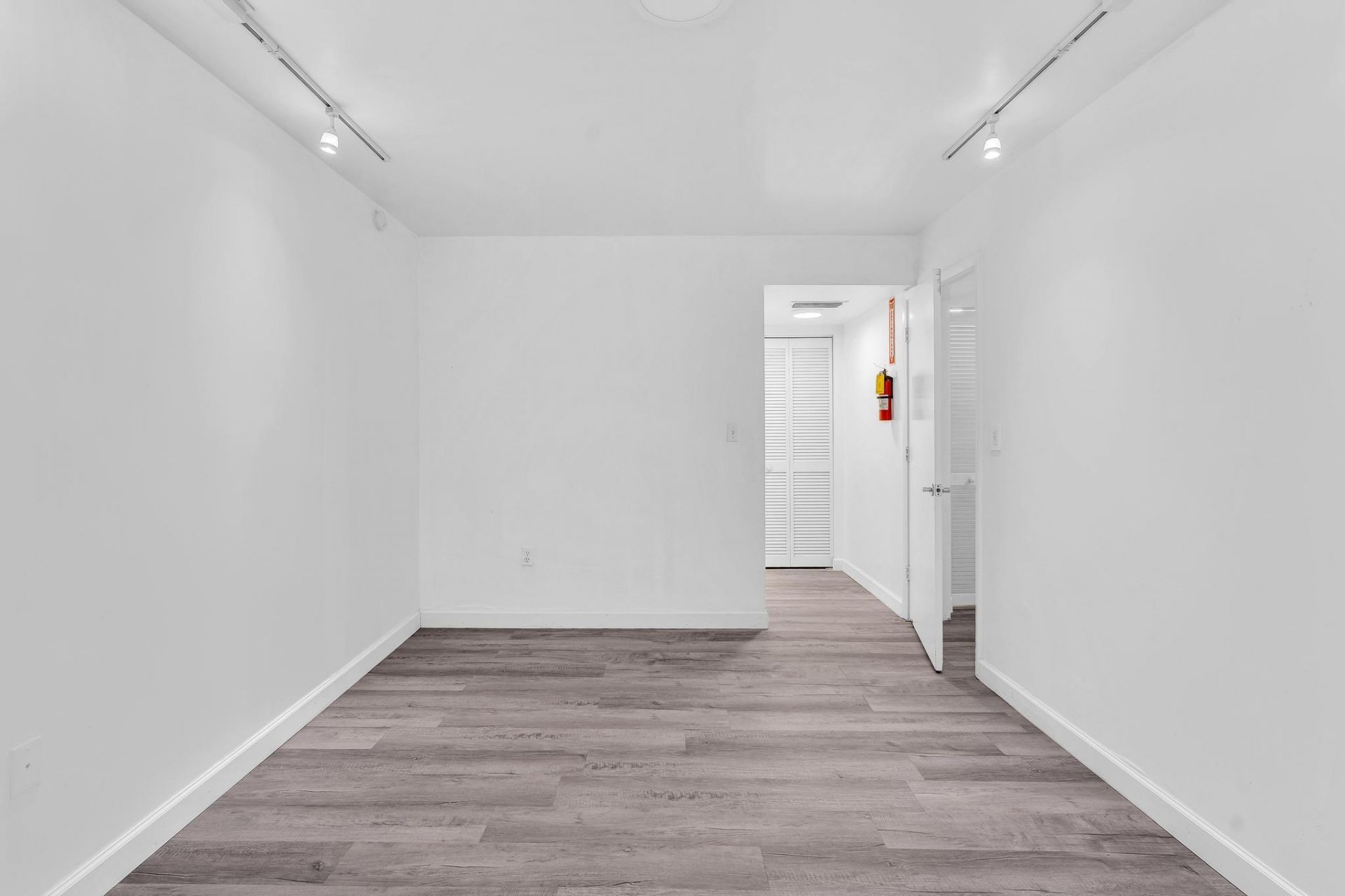 1460 Ocean Drive, Unit 205, Miami Beach, FL 33139 Photo