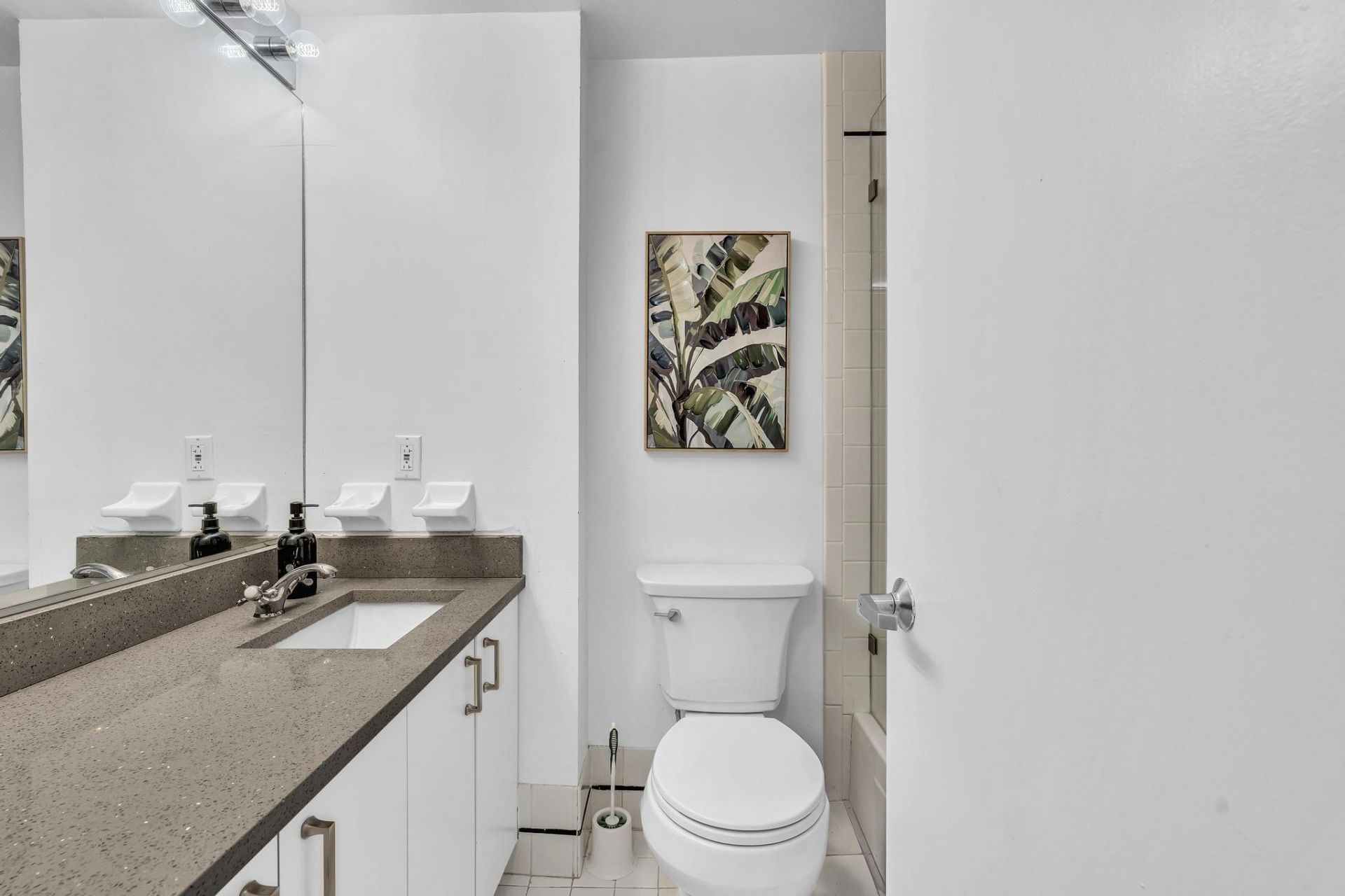 1460 Ocean Drive, Unit 205, Miami Beach, FL 33139 Photo