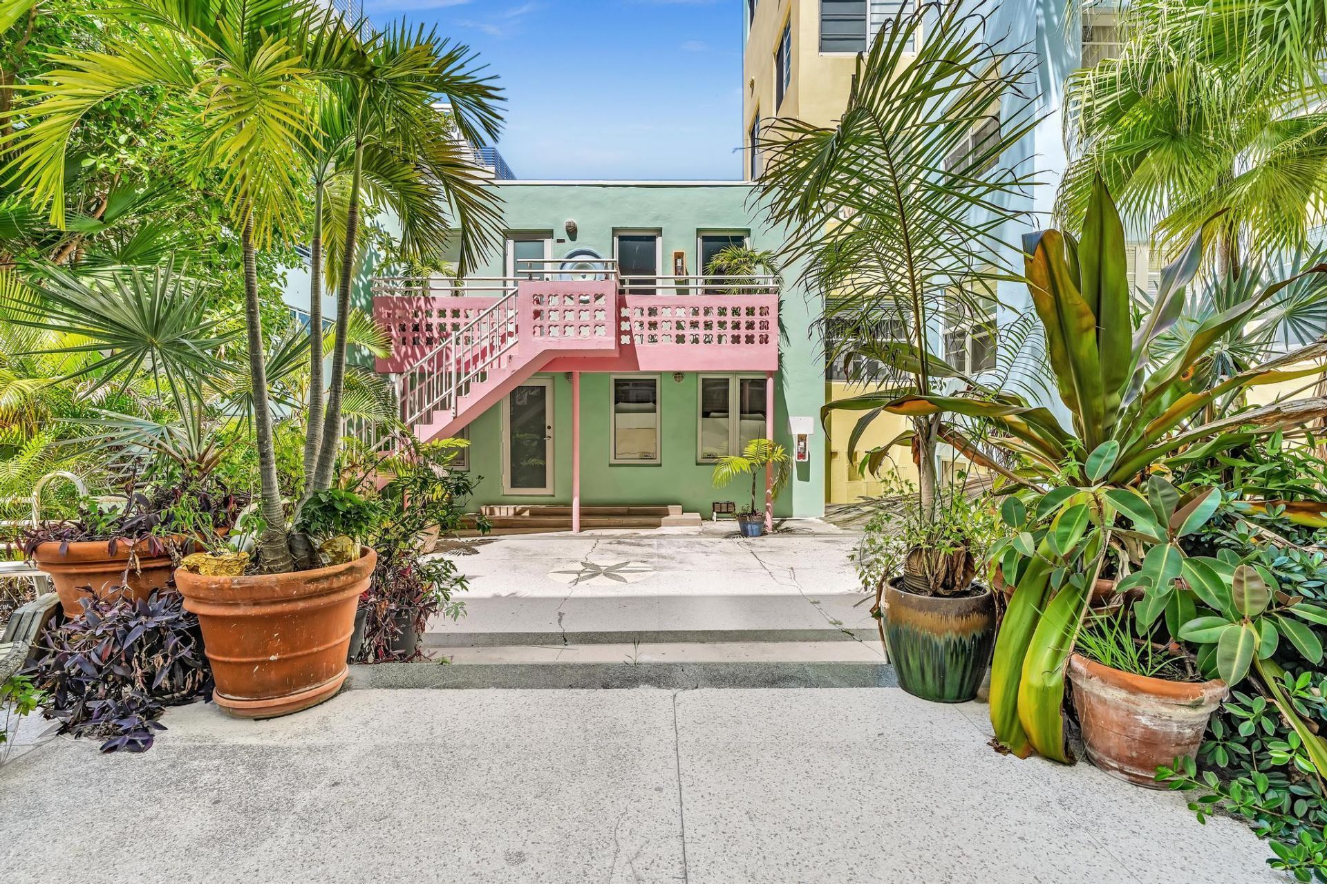 1460 Ocean Drive, Unit 205, Miami Beach, FL 33139 Photo