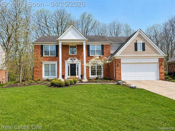 37917 Glengrove Drive, Farmington Hills, MI 48331