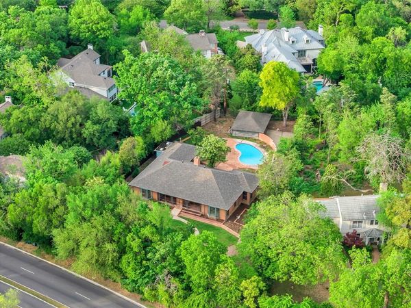 8906 Inwood Road, Dallas, TX 75209