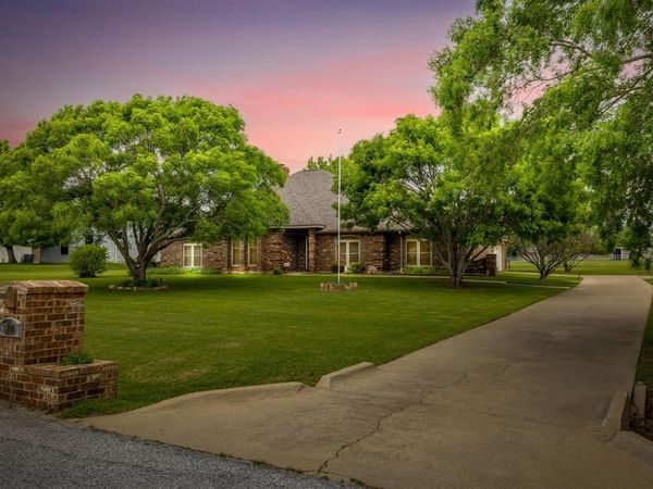 6100 Autumn Breeze Circle, Fort Worth, TX 76140