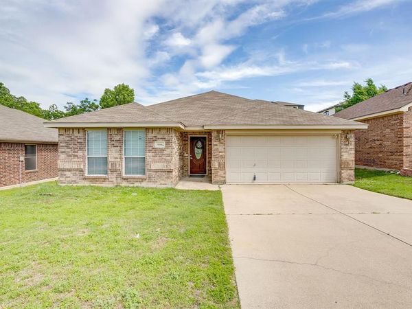 9316 Marilyn Court, White Settlement, TX 76108