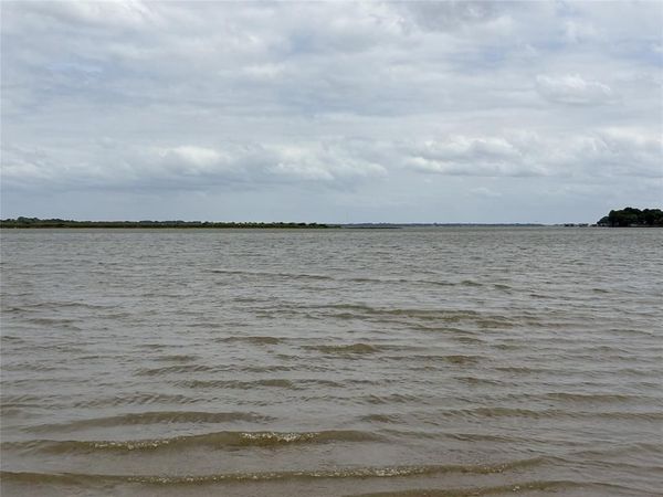 204 Causeway Cove, Seven Points, TX 75143