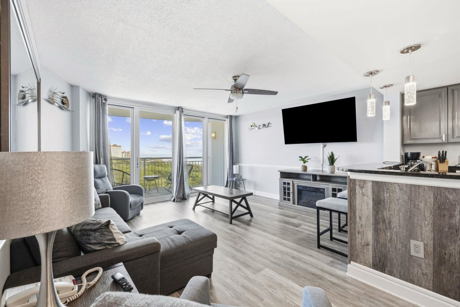 215 77th Ave. N  Photo 5