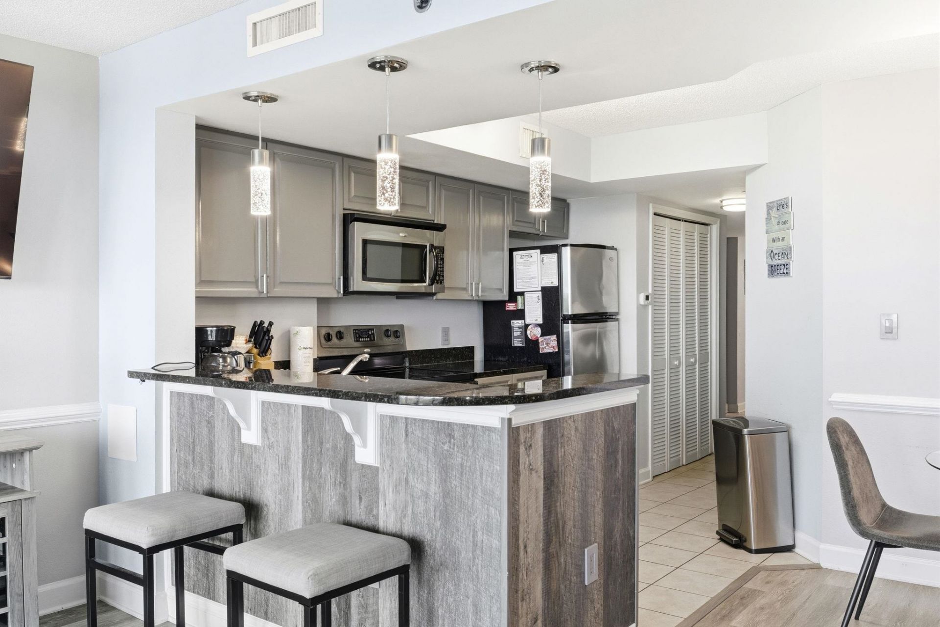 215 77th Ave. N  Photo 6