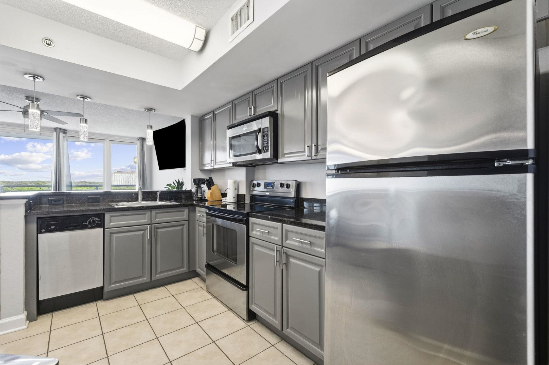 215 77th Ave. N  Photo 7