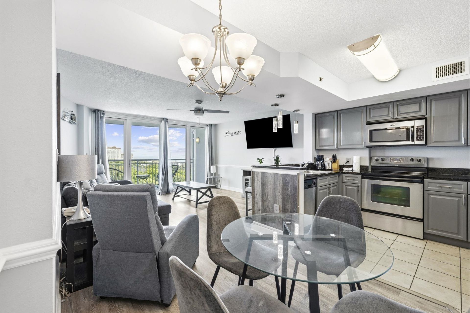 215 77th Ave. N  Photo 8