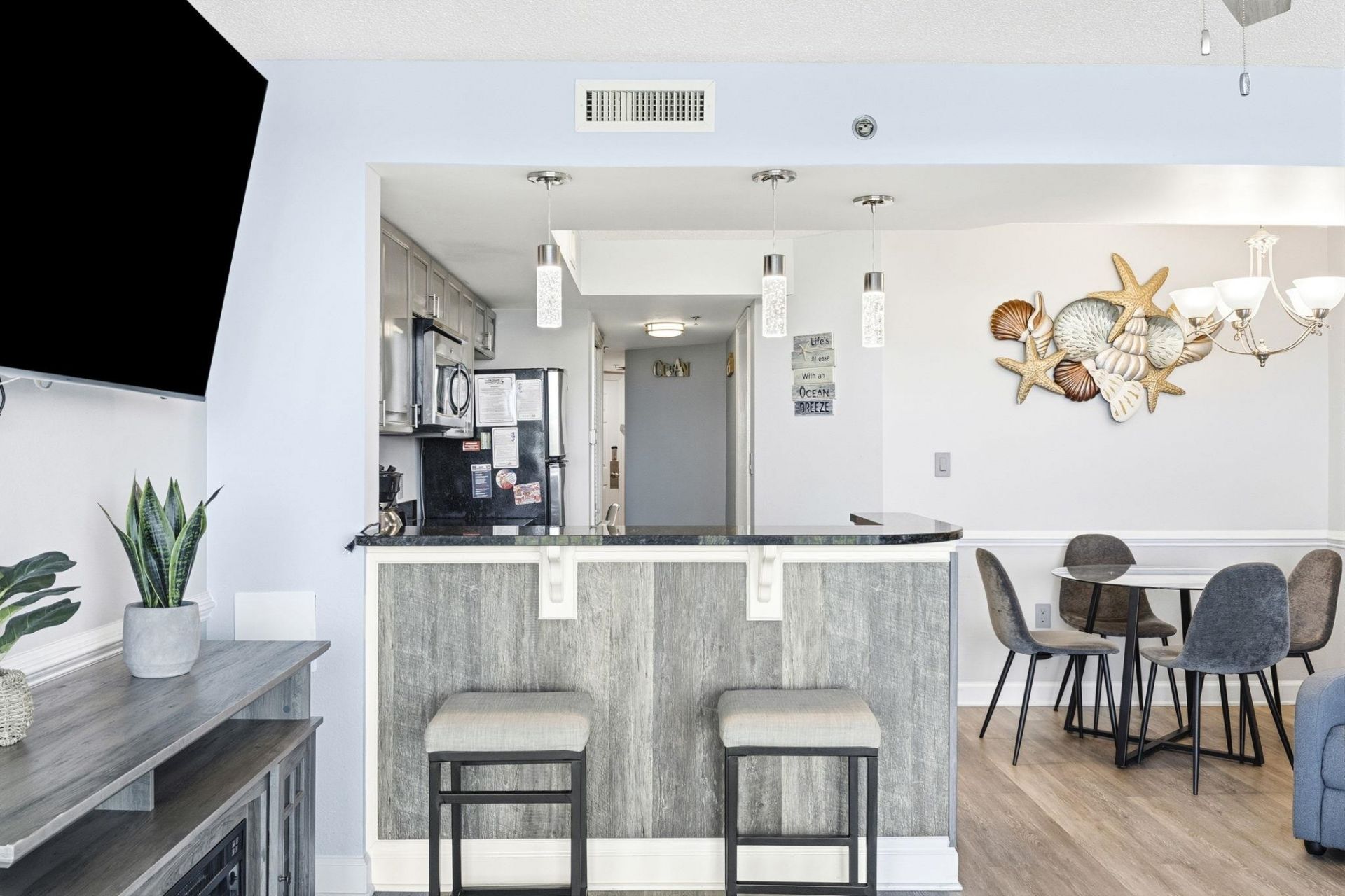 215 77th Ave. N  Photo 9