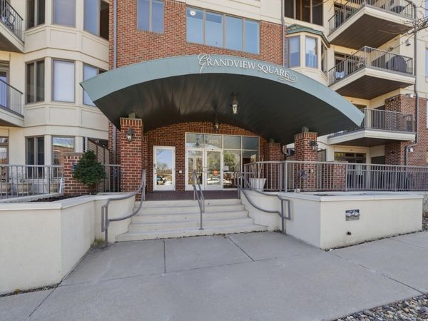5275 Grandview Square , Unit 3401, Edina, MN 55436
