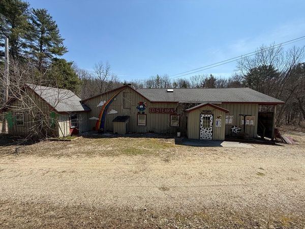 137 Southbridge Street, Charlton, MA 01507