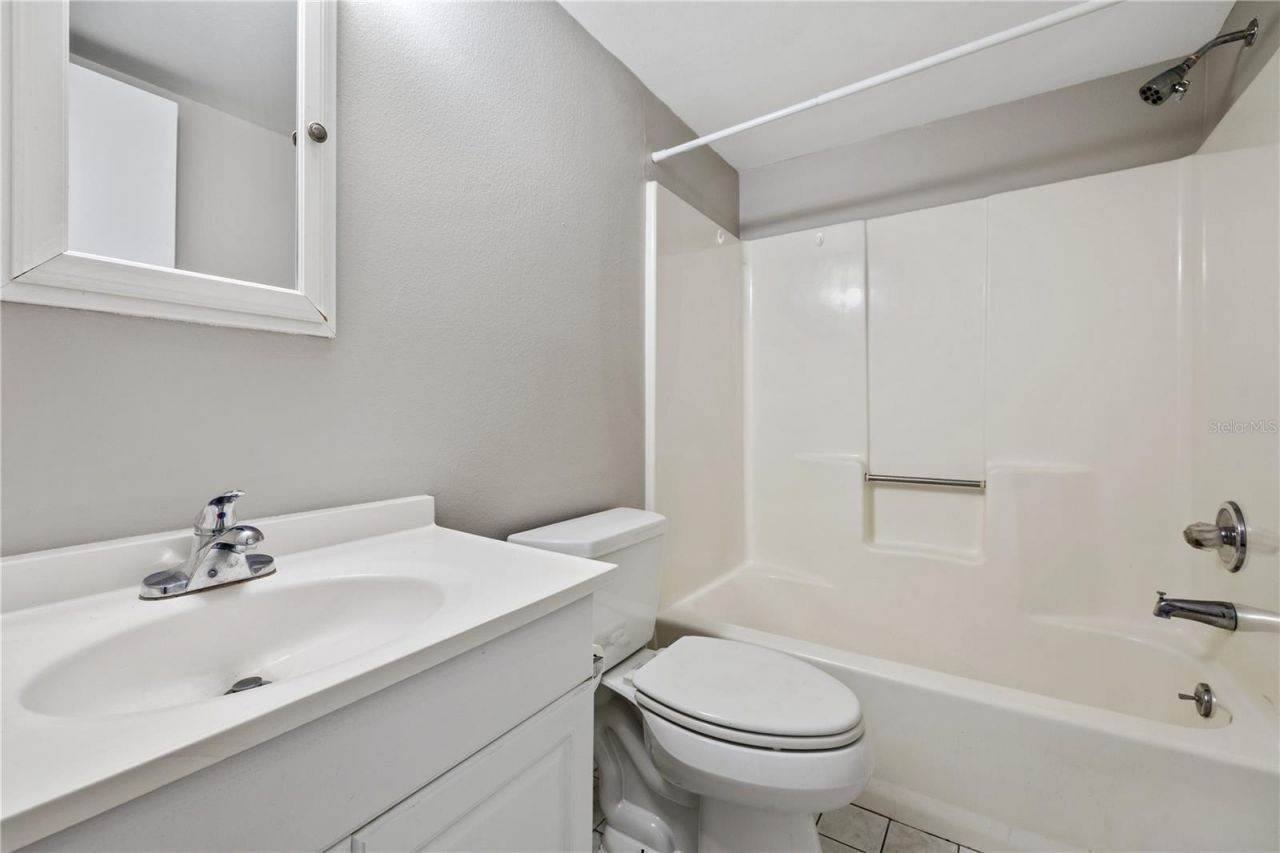 14468 Reuter Strasse Circle, Unit 508, Tampa, FL 33613 Photo