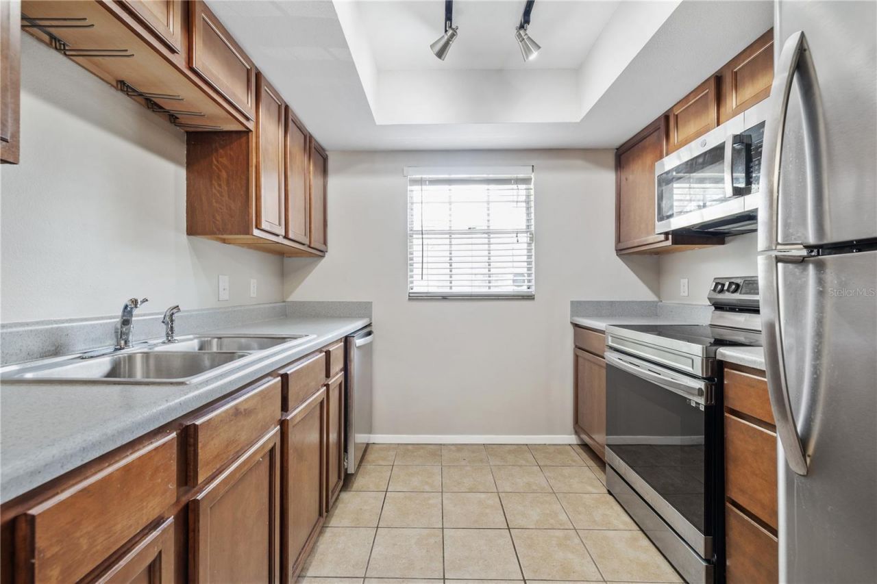 14468 Reuter Strasse Circle, Unit 508, Tampa, FL 33613 Photo
