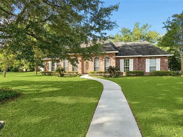 2244 AMERICA Street , Mandeville, LA 70448