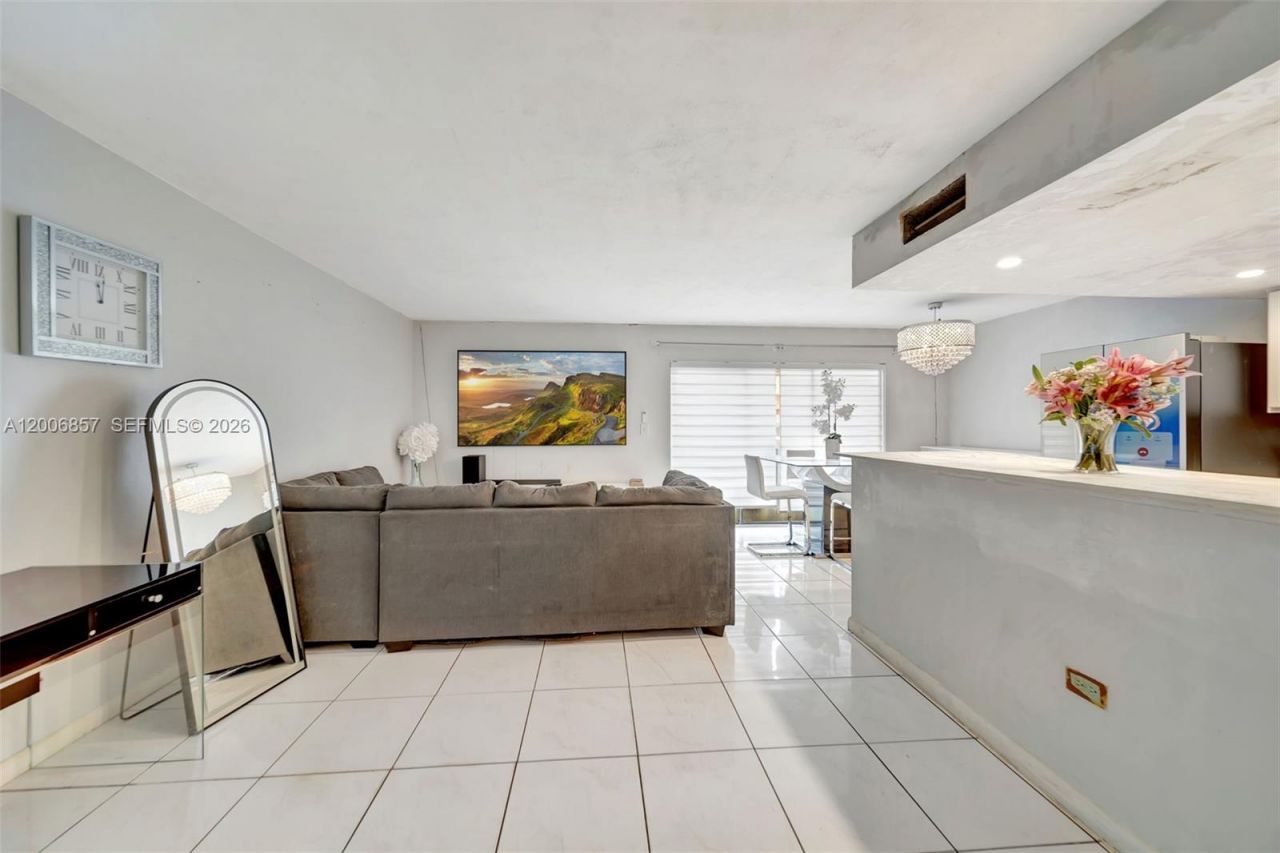 3033 W Missionwood Ln , Unit C-II, Miramar, FL 33025 Photo