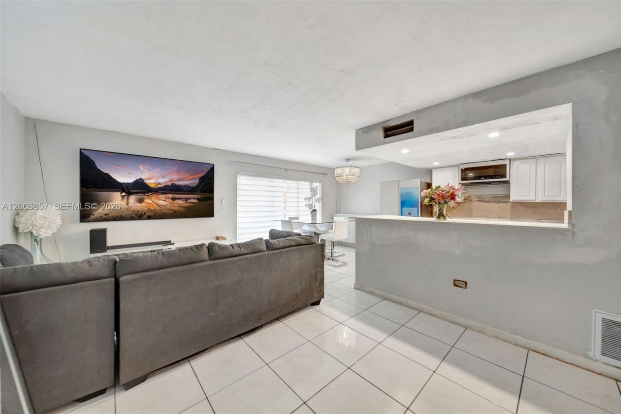 3033 W Missionwood Ln , Unit C-II, Miramar, FL 33025 Photo