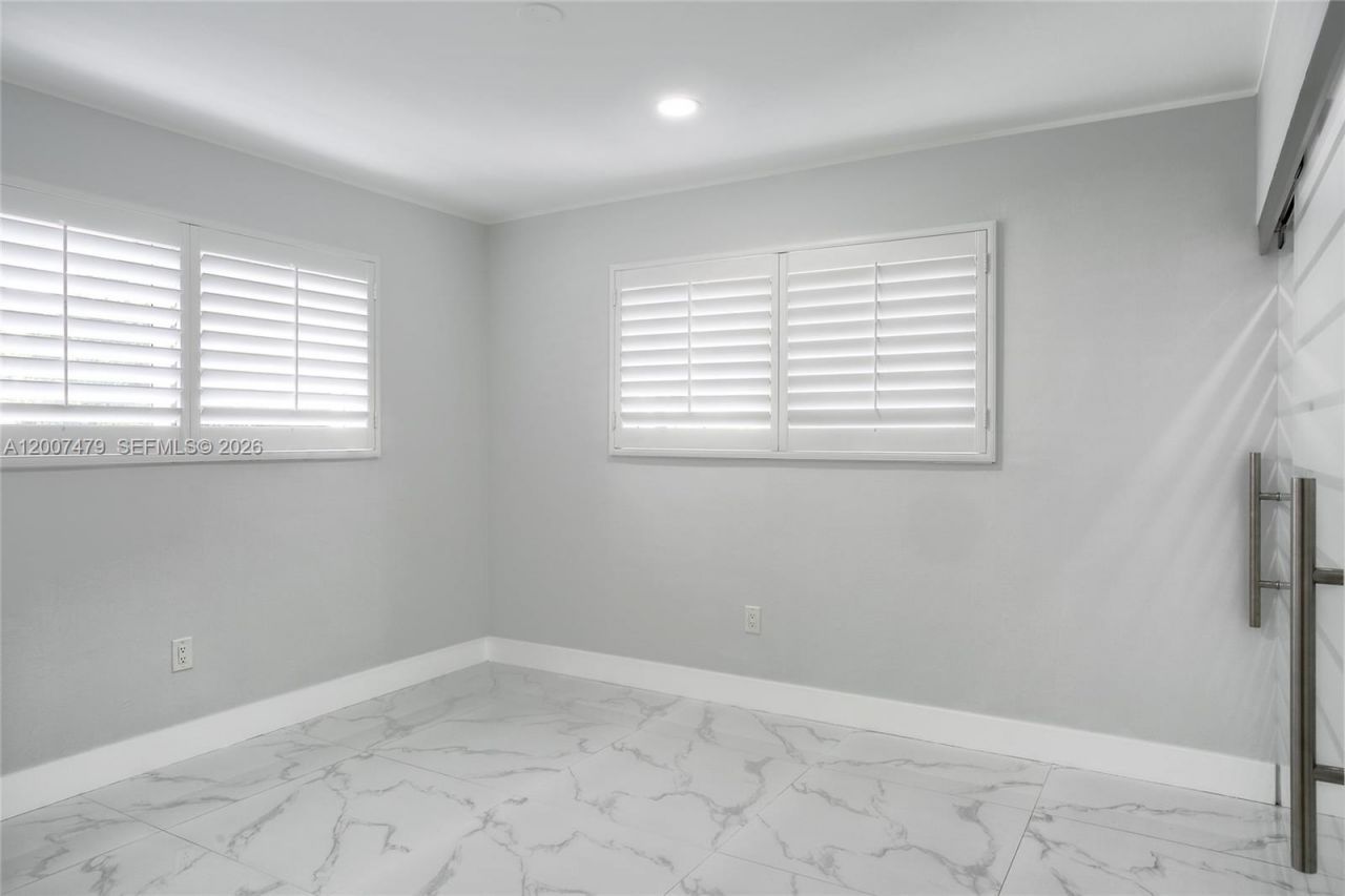 19150 S Saint Andrews Dr, Hialeah, FL 33015 Photo