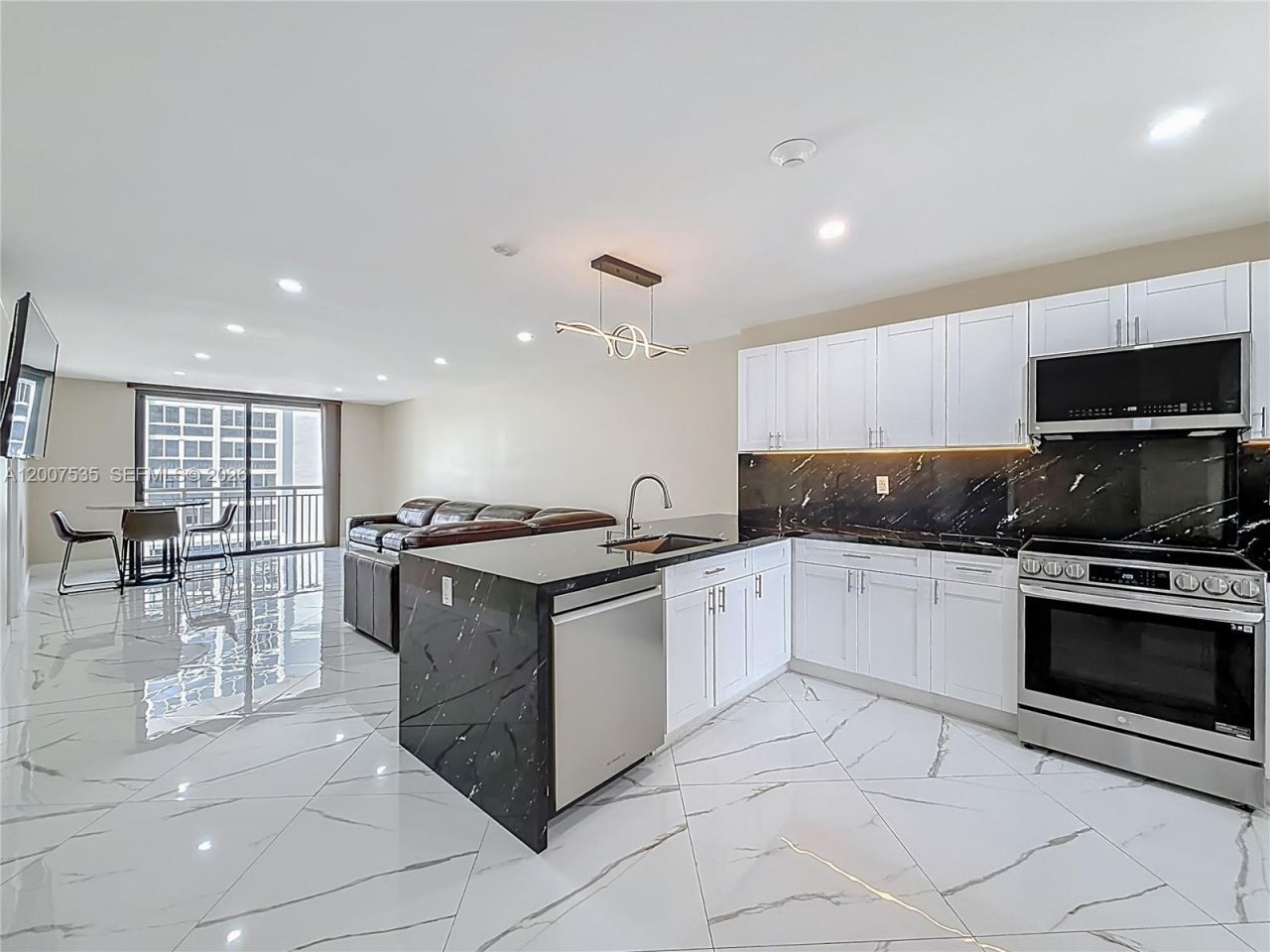 3100 NE 48th St, Unit 507, Fort Lauderdale, FL 33308 Photo
